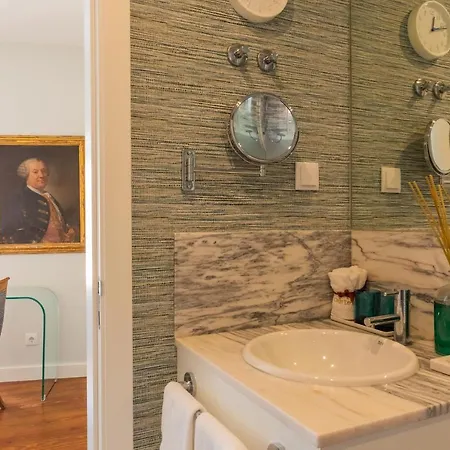 Luxurious, Private Garden And Heated Swimming Pool By Courtesy Morning Lägenhet Lisboa
