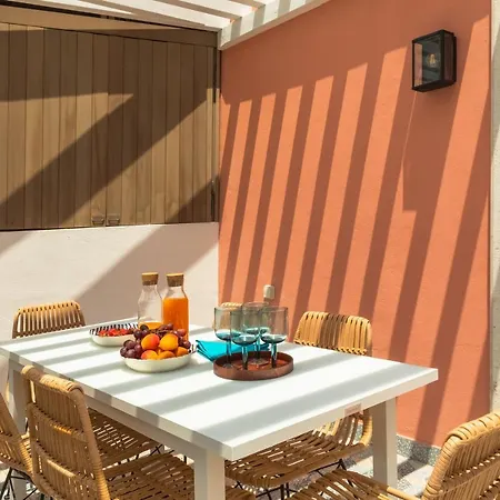 아파트 Luxurious, Private Garden And Heated Swimming Pool By Courtesy Morning