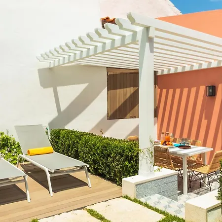 Luxurious, Private Garden And Heated Swimming Pool By Courtesy Morning *